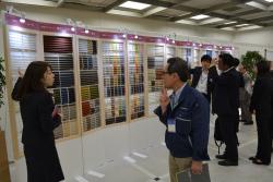 プリーツスクリーンの新柄展示
