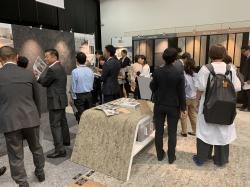 賑わう会場内