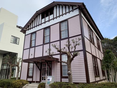 旧東洋リノリユーム本館事務所棟
