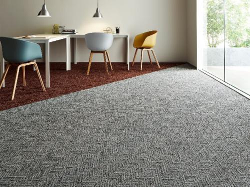 ■GAシリーズ：1982年の発売以来、培われた経験をもとに、お客様の信頼に応えるべく品質・デザインにこだわり続けてきたタイルカーペット。なかでもGA-100は、2015年に、グッドデザイン･ロングライフデザイン賞（私たちの生活を築き、今後もその役割を担い続けてほしいデザインに贈られる日本デザイン振興会会長賞）を受賞している。