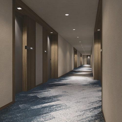 「チェンジオブシーン」 水面の⾊が移り変わる様をブルーとホワイトの配⾊で表現。 3種の商品を自由に組み合わせて使用することができる。