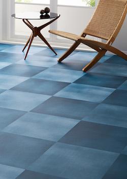 巻頭企画「＋JAPAN」収録の「藍」