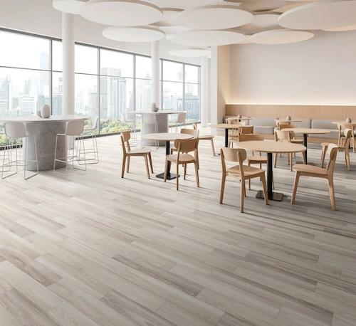 特殊UVコーティングにより初期ワックスが不要