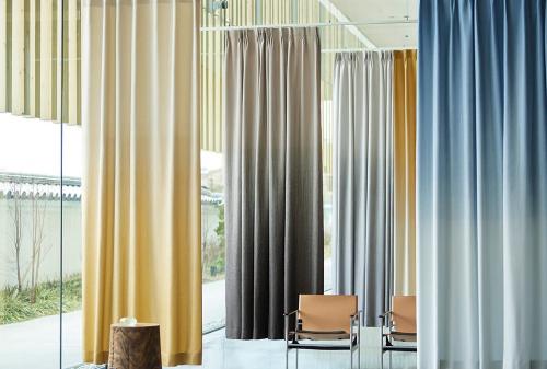 シックなカラーと洗練されたデザインが魅力の「mode S カーテン VOL.11」