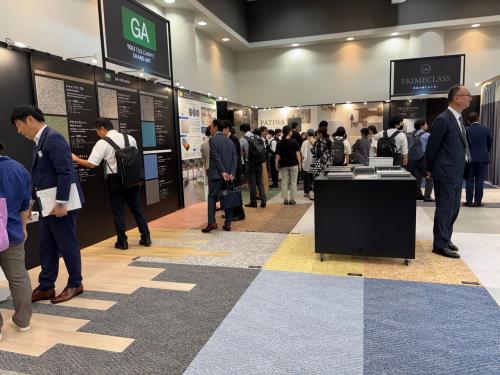 現在、東京で行われている新作発表会の模様